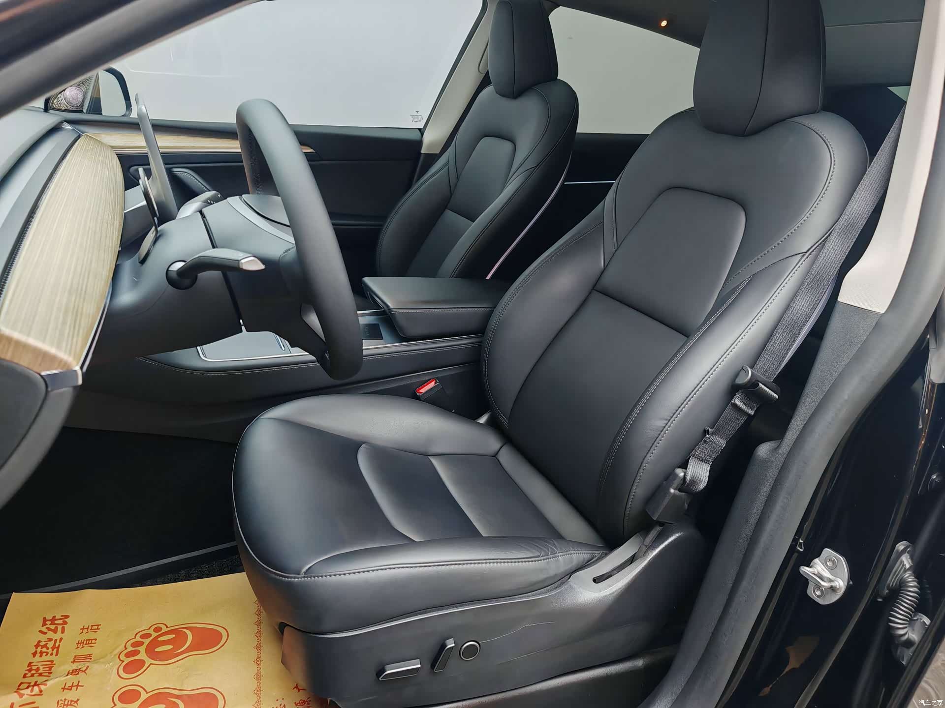 Tesla Model Y, 2023 9