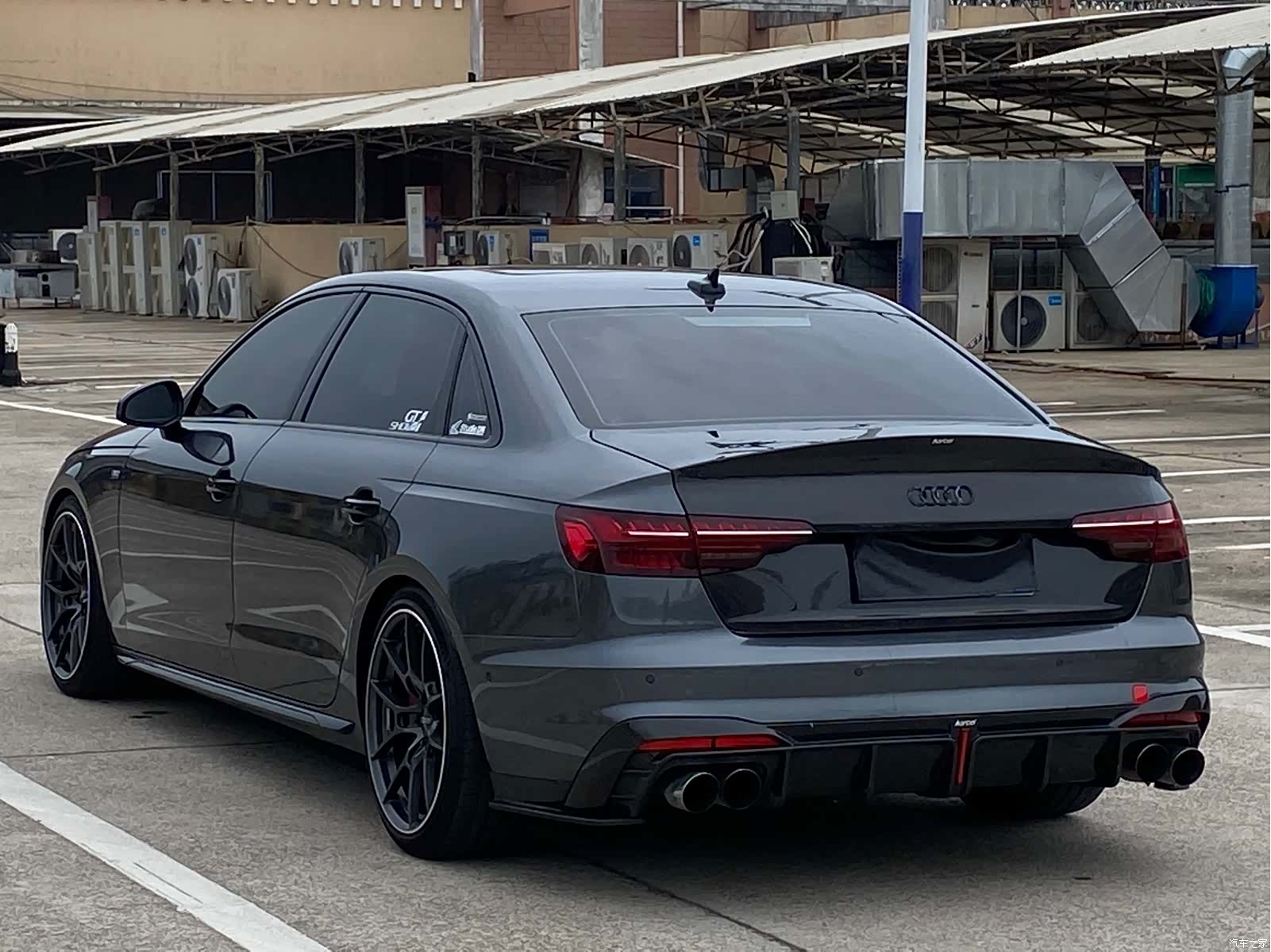 Audi A4L, 2022 все фото