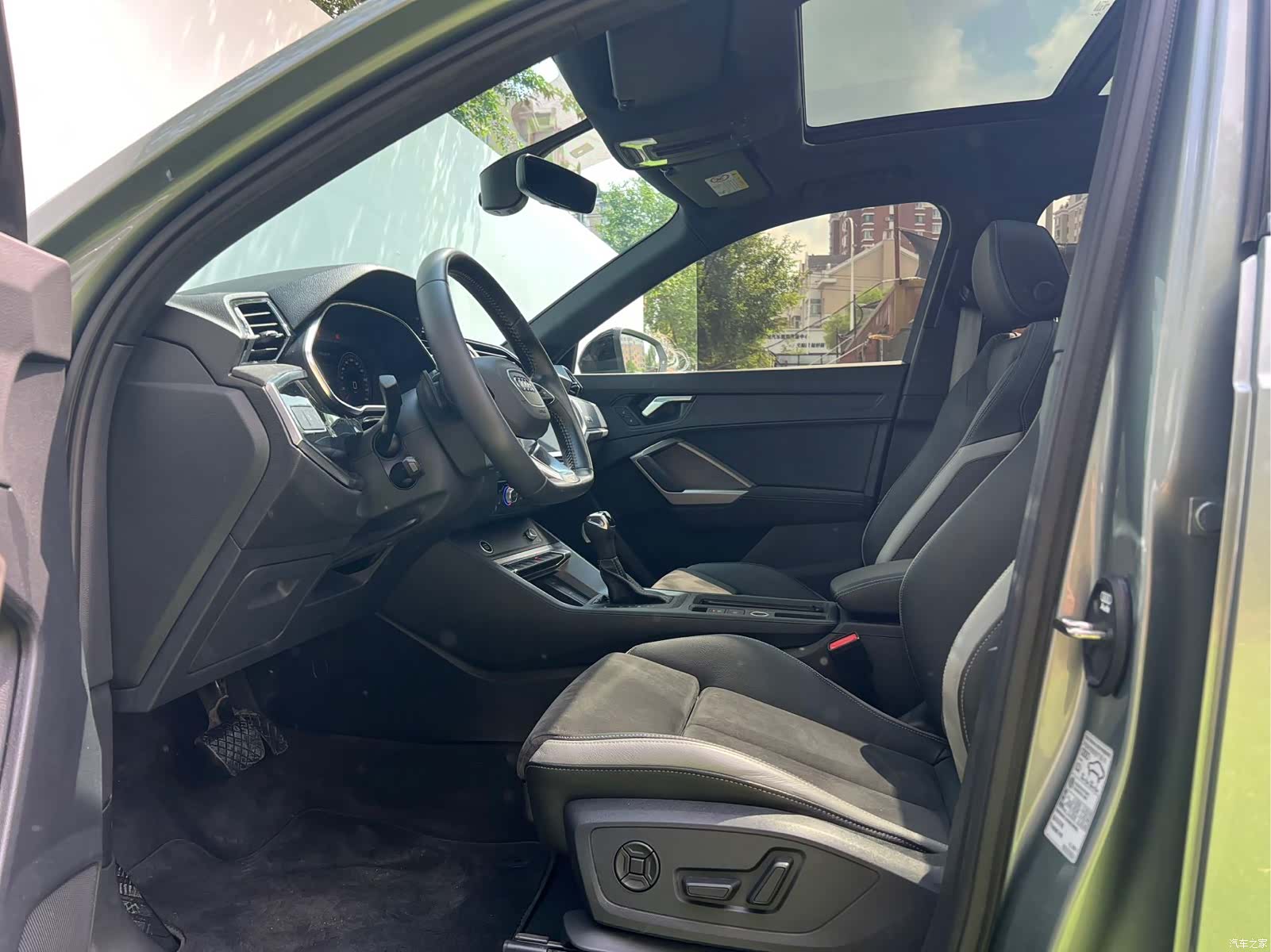 Audi Q3, 2022 4