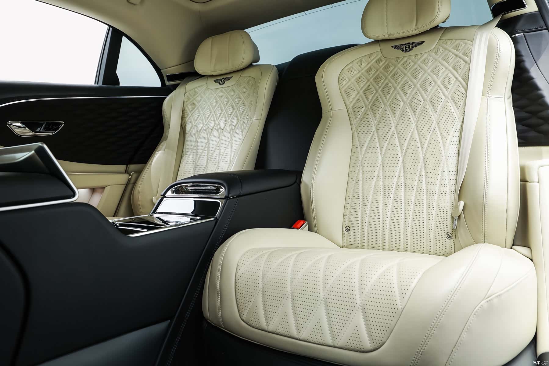 Bentley Flying Spur, 2022 12