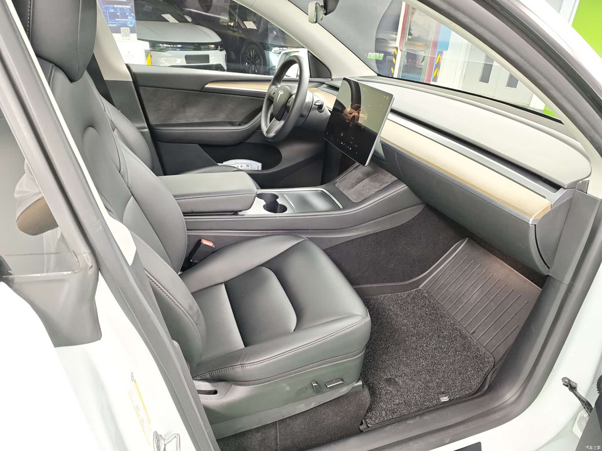 Tesla Model Y, 2022 7