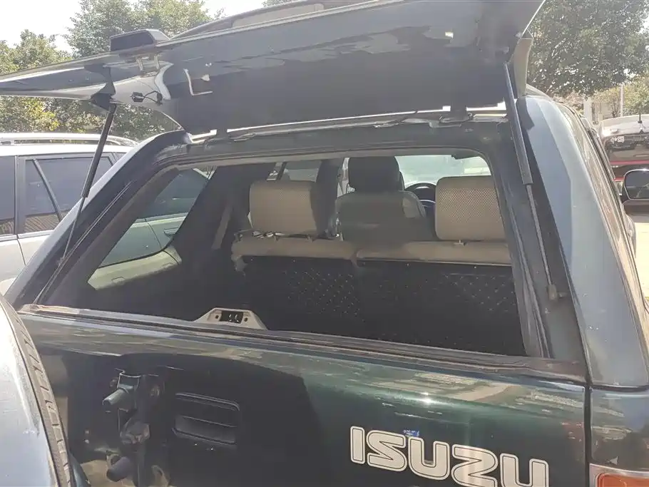 Isuzu Competitor
