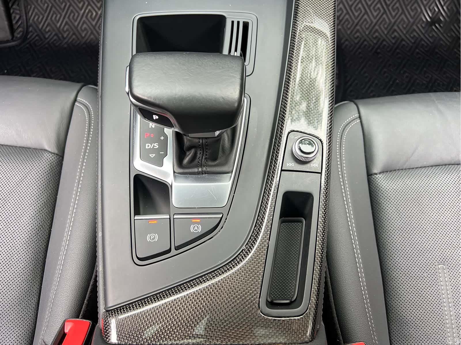 Audi A4L, 2020 16