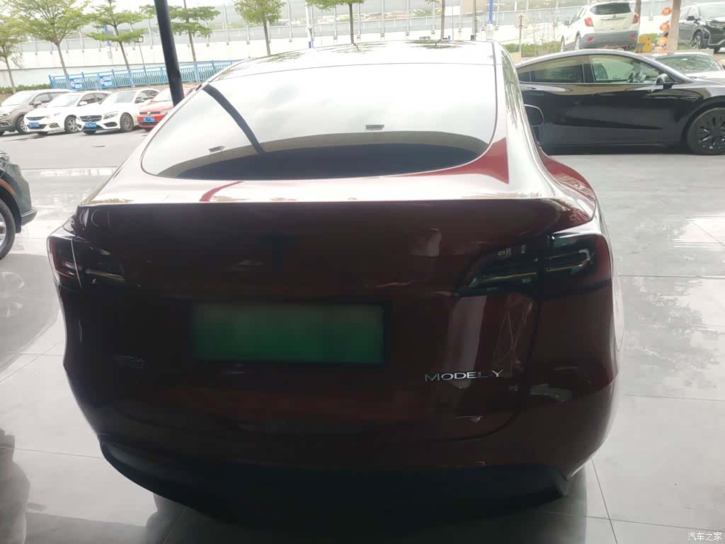 Tesla Model Y, 2021 4