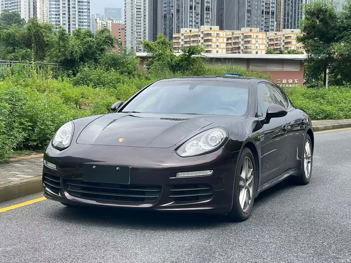 Porsche Panamera, 2016 1