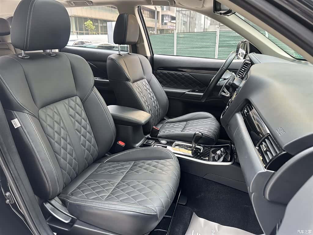 Mitsubishi Outlander, 2022 9