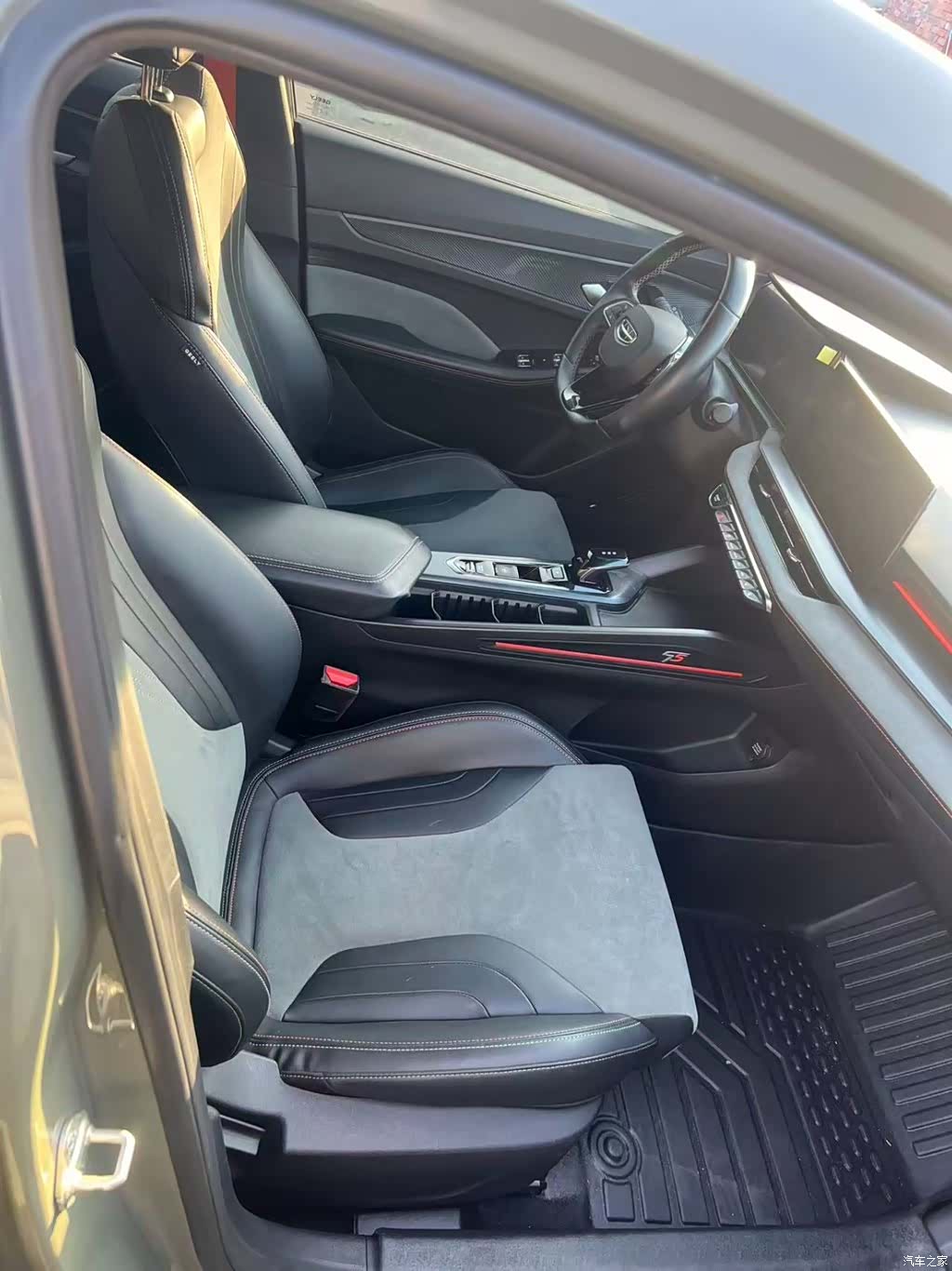 Geely Binray, 2022 8