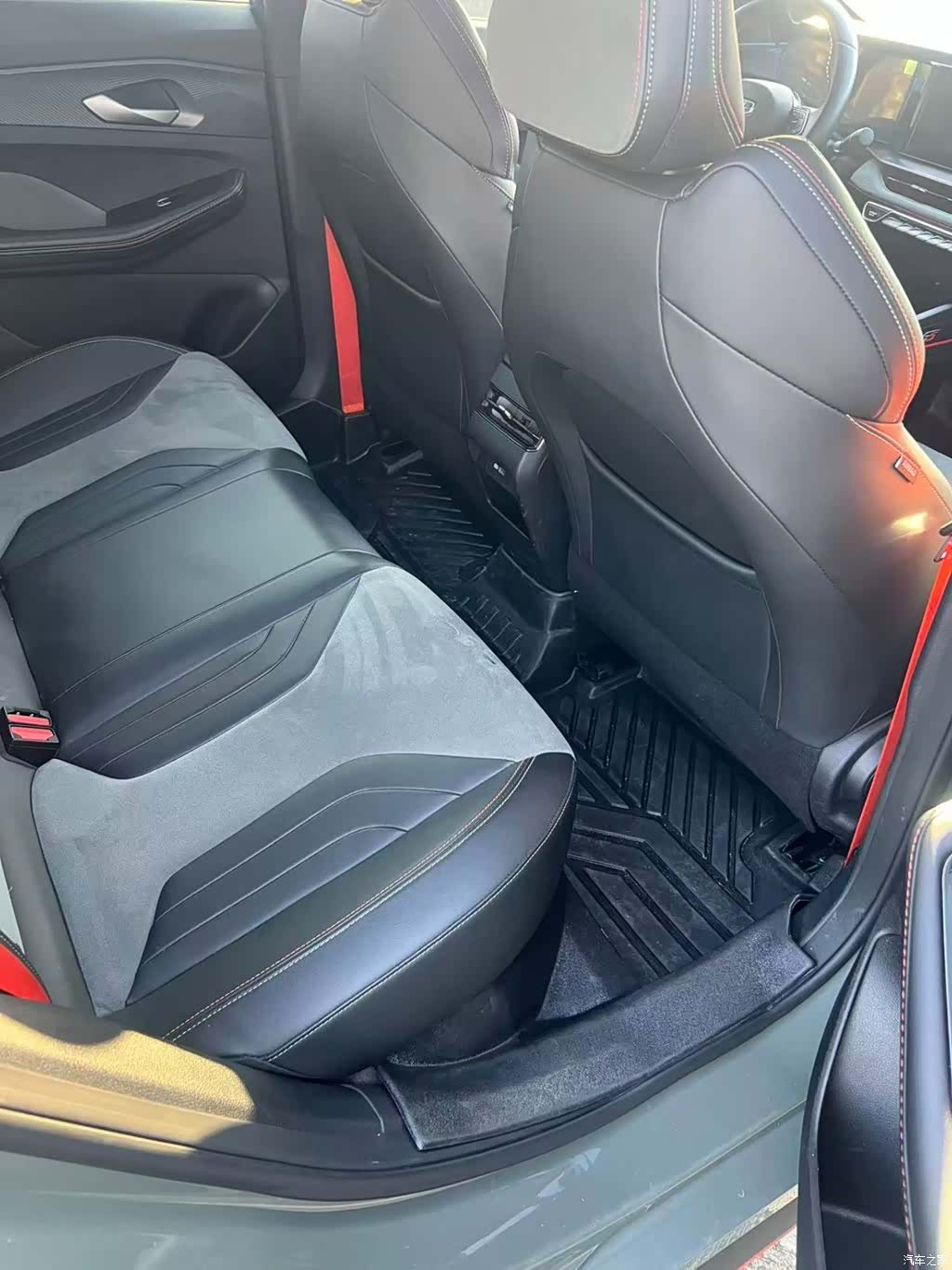 Geely Binray, 2022 11