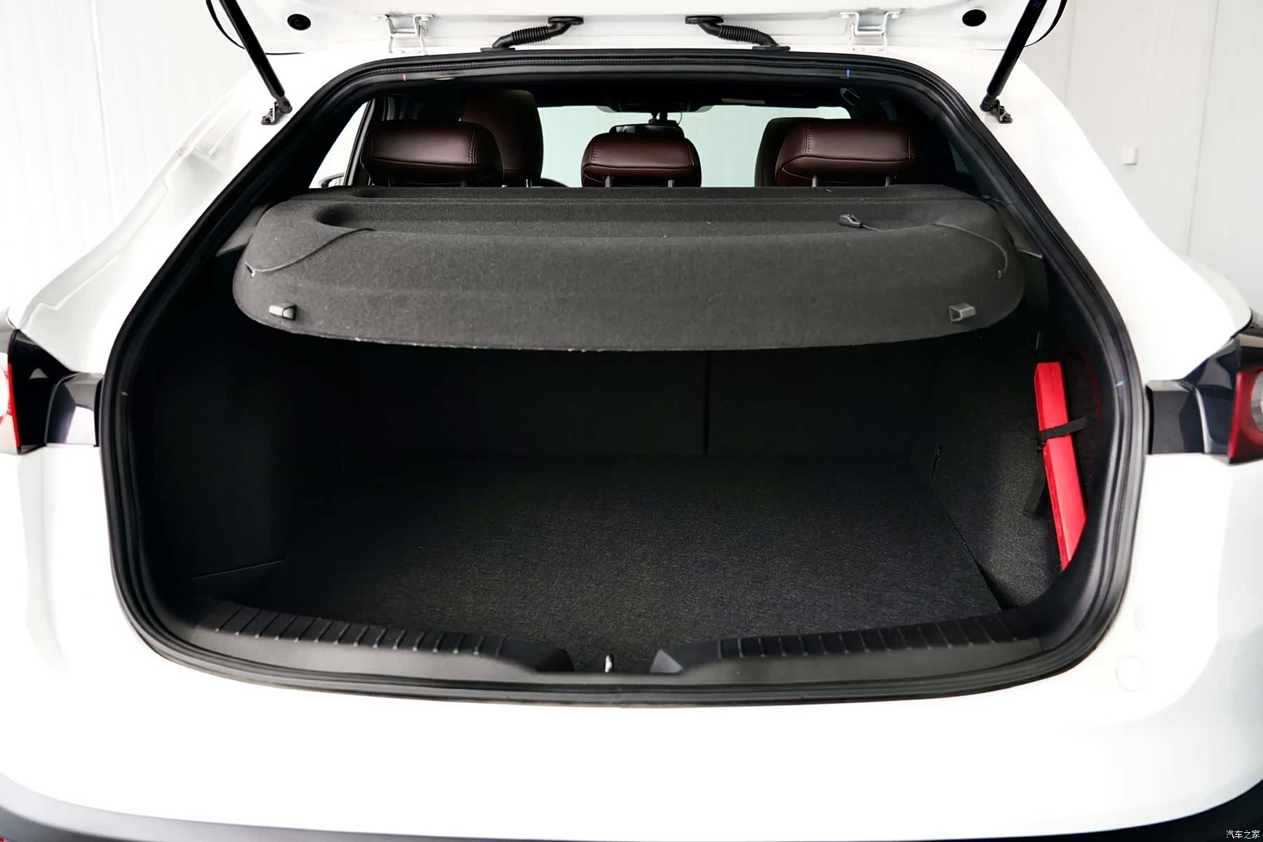 Mazda CX-4, 2023 19