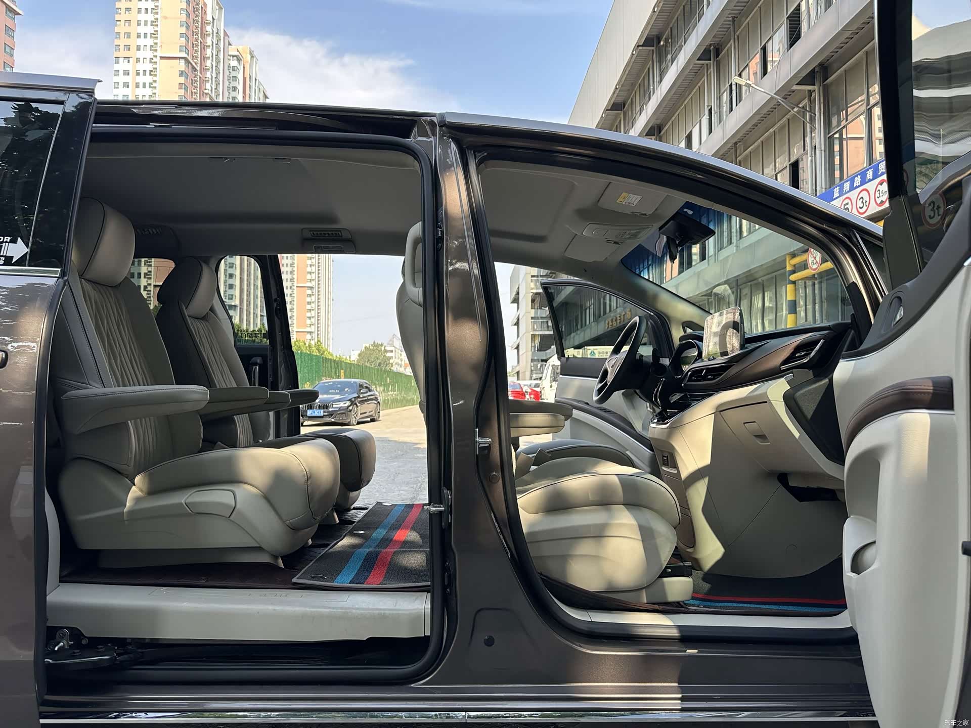 Buick GL8, 2023 7