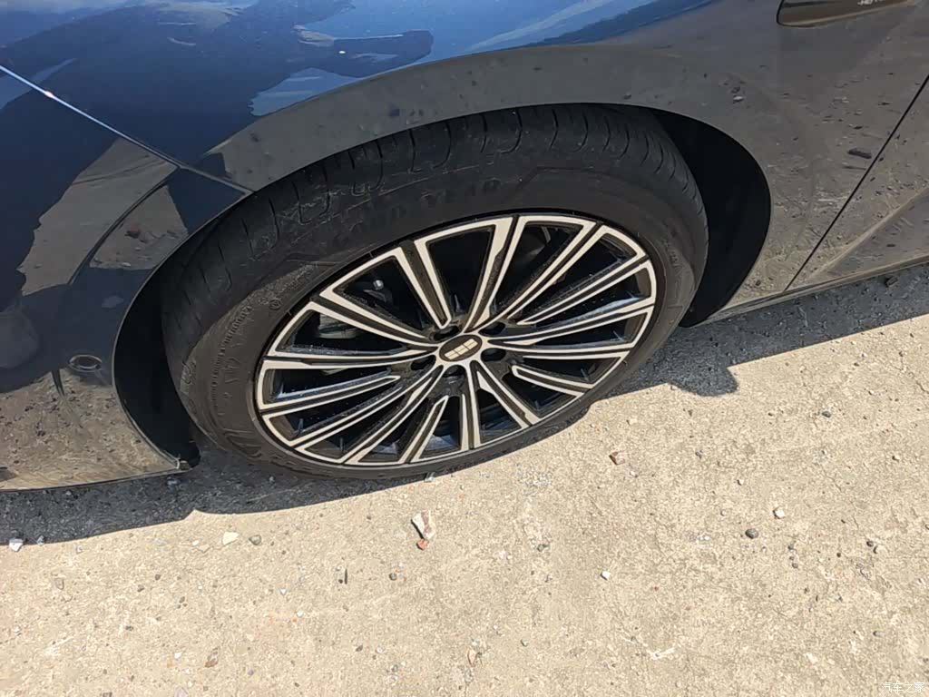 Geely 8, 2025 23