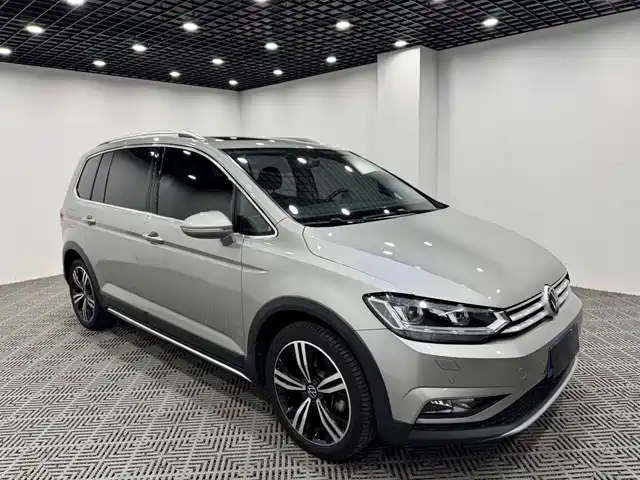 Volkswagen Touran 2022 — купить из Китая под заказ