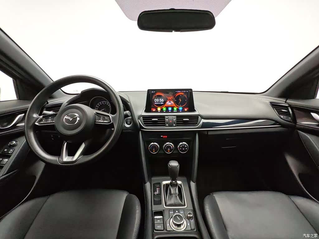 Mazda CX-4, 2022 все фото