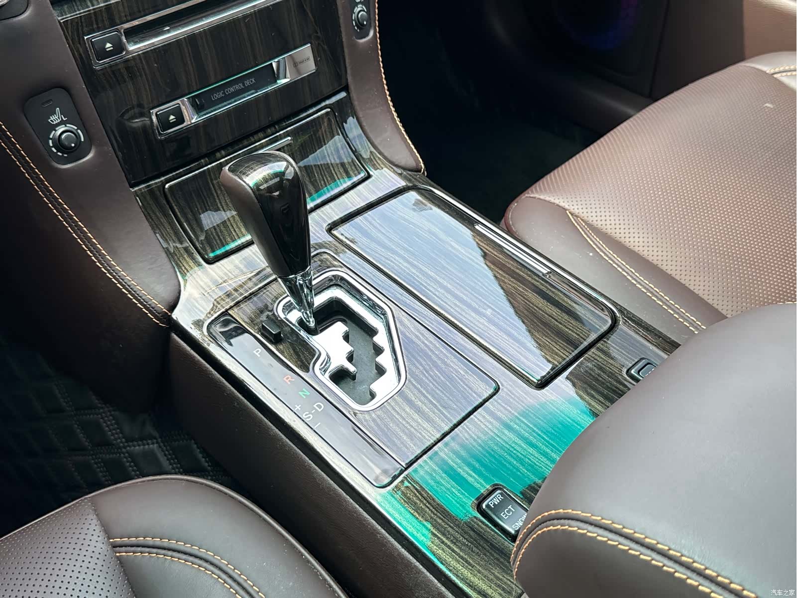 Toyota Crown, 2008 7