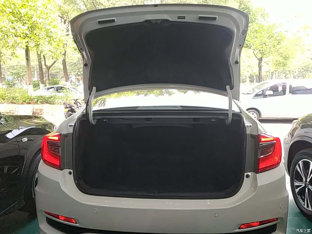 Honda Crider, 2015 19