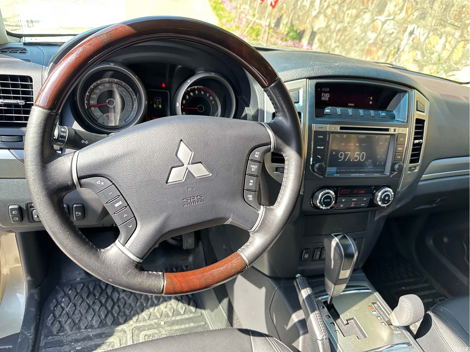 Mitsubishi Pajero, 2016 19