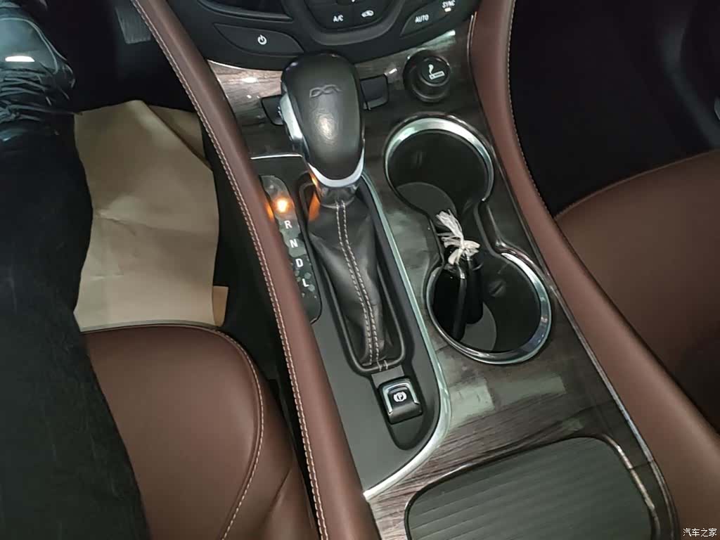 Buick Envision Plus, 2017 10