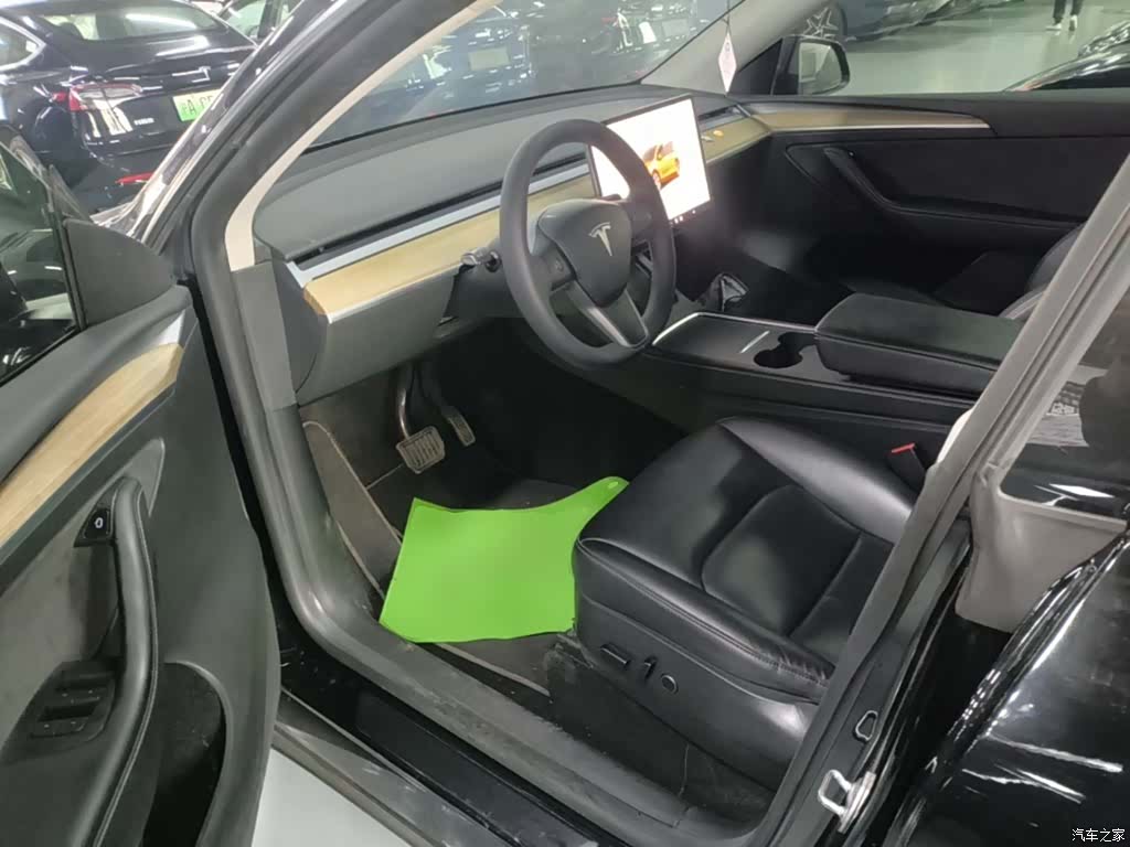 Tesla Model Y, 2022 12