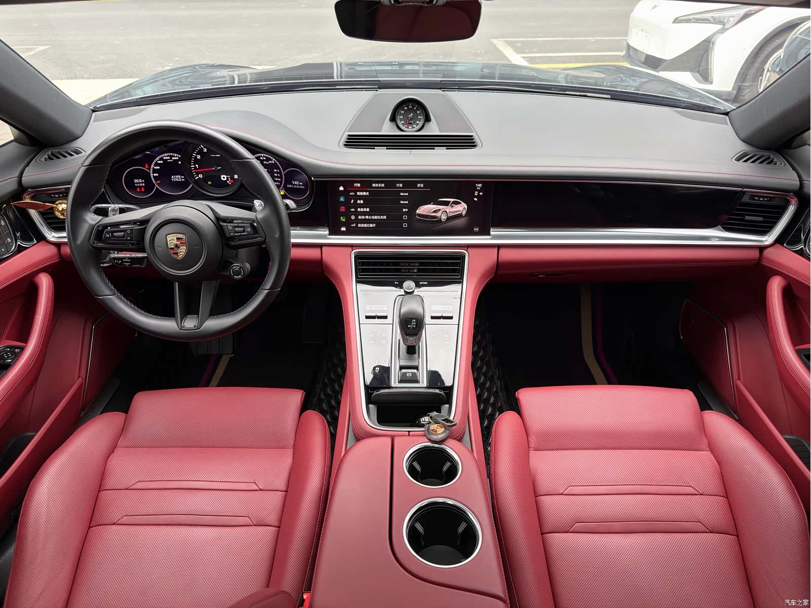 Porsche Panamera, 2023 9