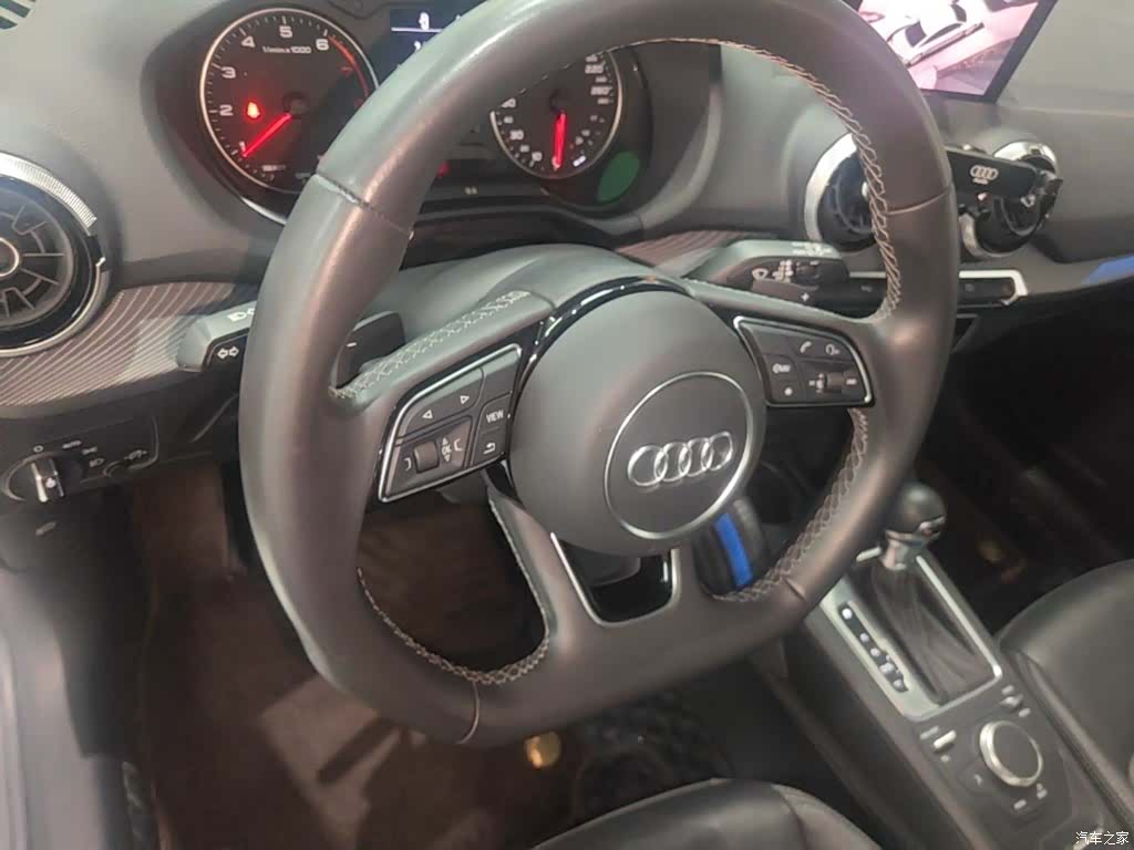 Audi Q2L, 2022 11