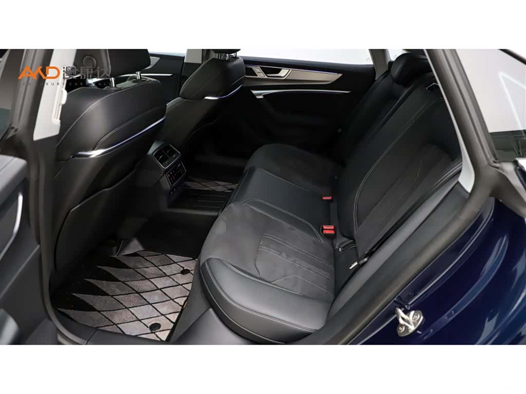 Audi A7L, 2026 7