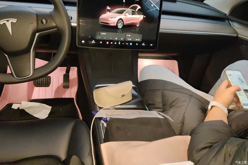 Tesla Model Y, 2022 16