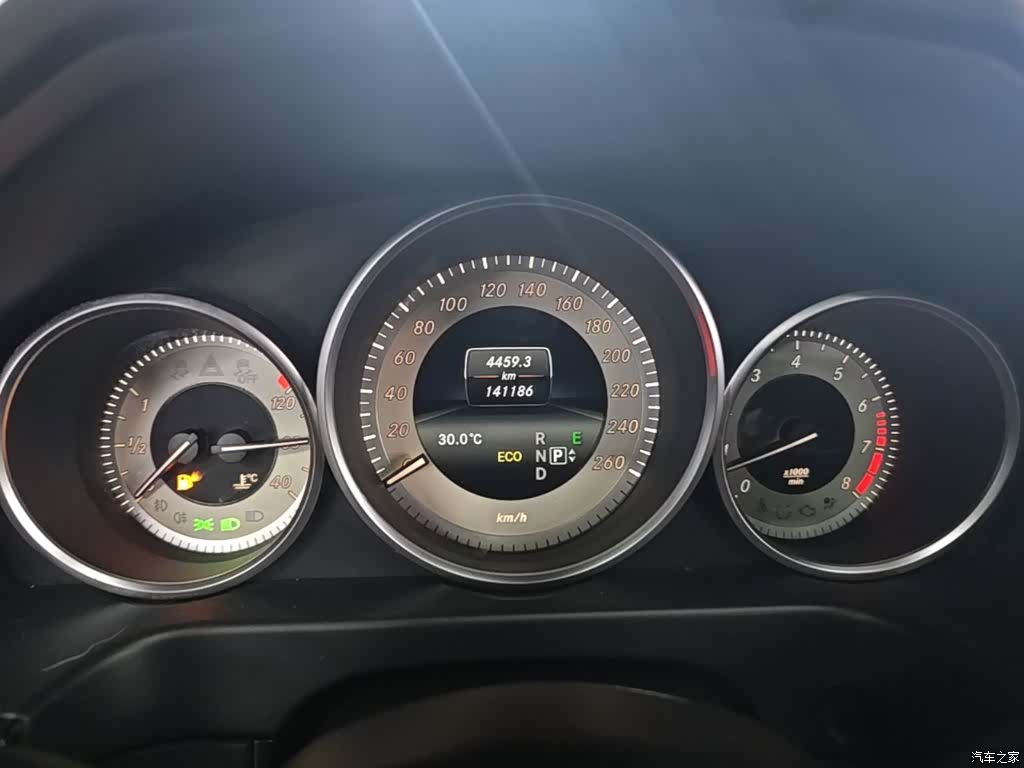 Mercedes-Benz E-Class, 2015 12