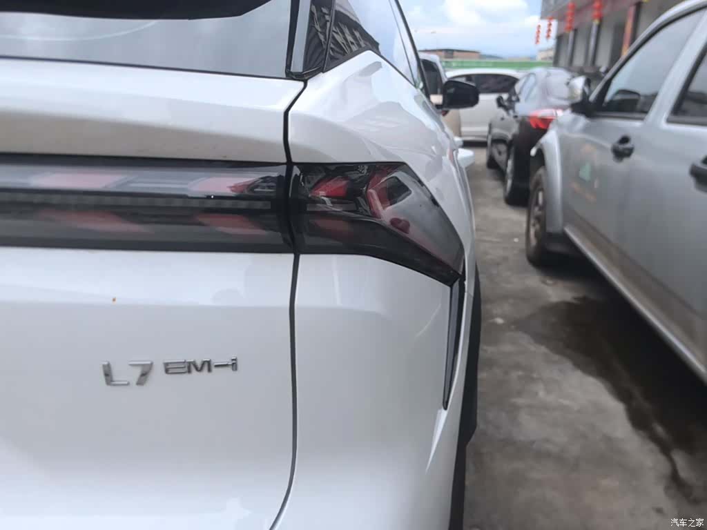 Geely Galaxy L7, 2025 8