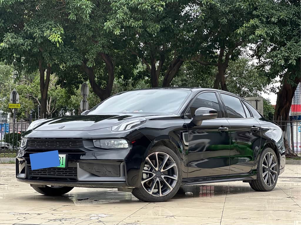 Lynk & Co 03