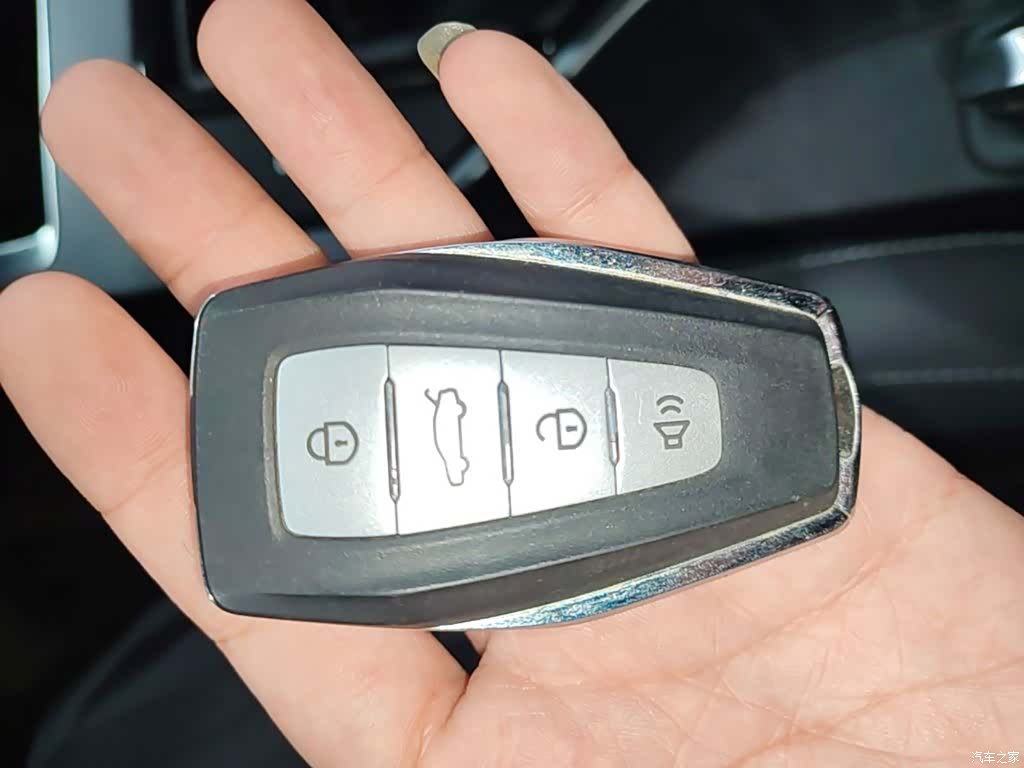 Geely Emgrand, 2021 9