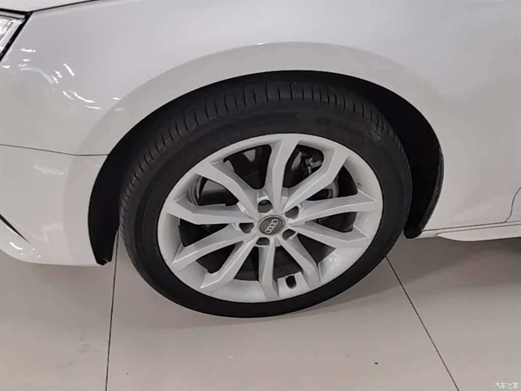 Audi A4L, 2017 23
