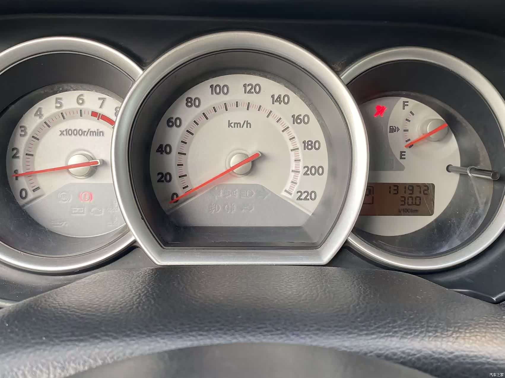 Nissan Tiida, 2010 23