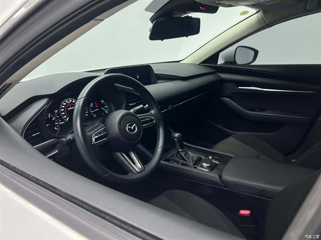 Mazda Mazda3, 2021 19