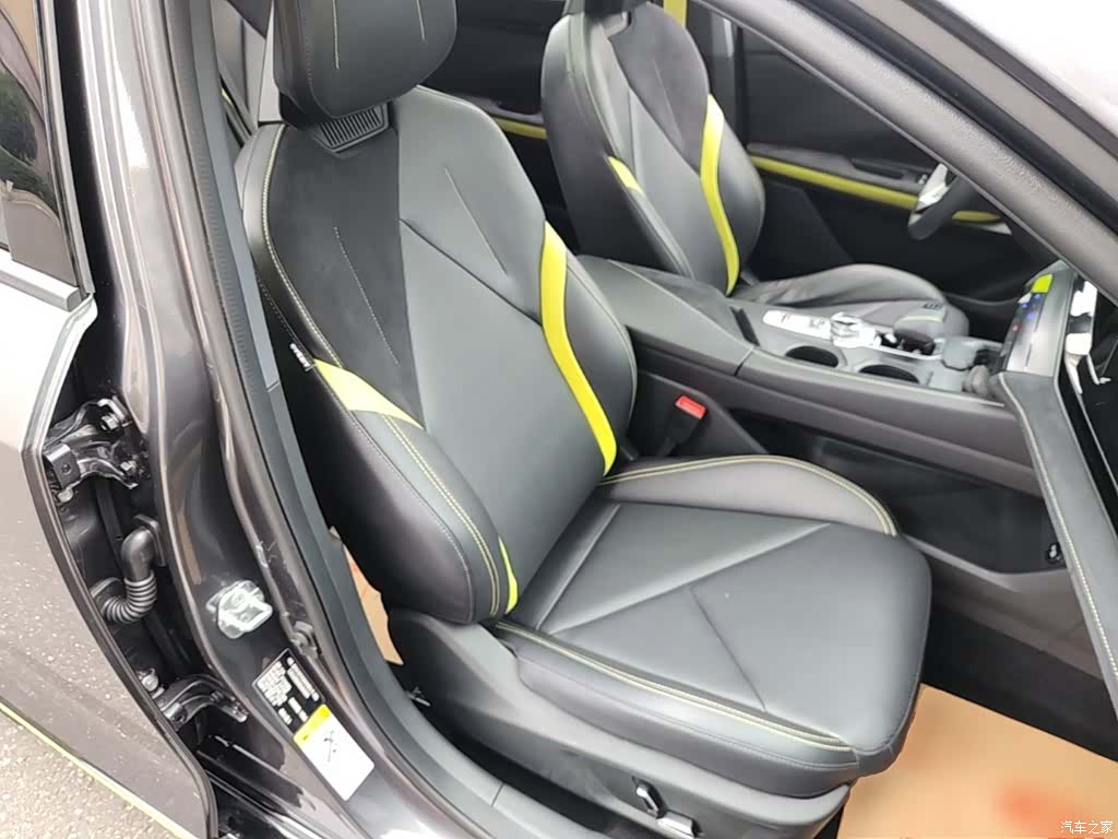 Changan UNI-V, 2022 25