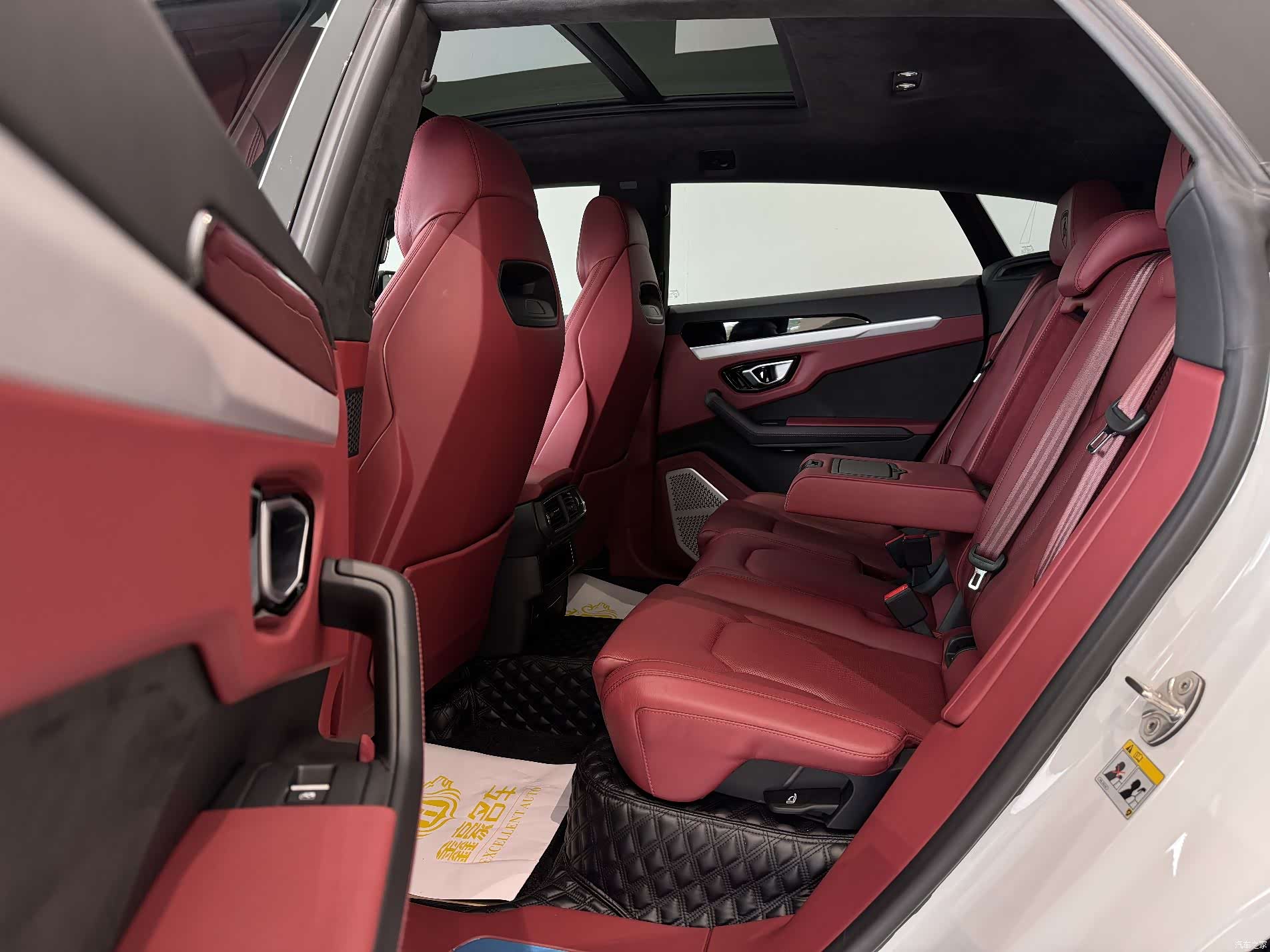 Lamborghini Urus, 2019 15