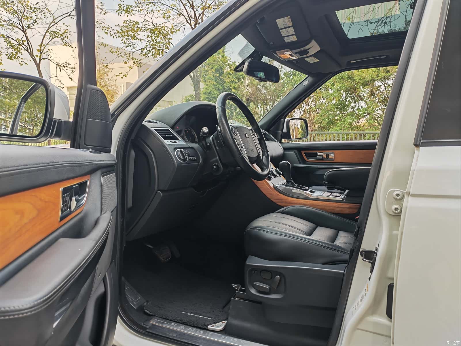 Land Rover Range Rover, 2011 8
