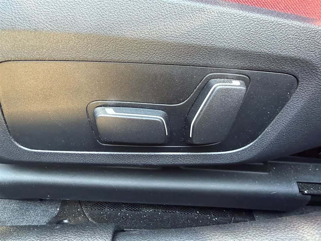 BMW 3 Series, 2025 10