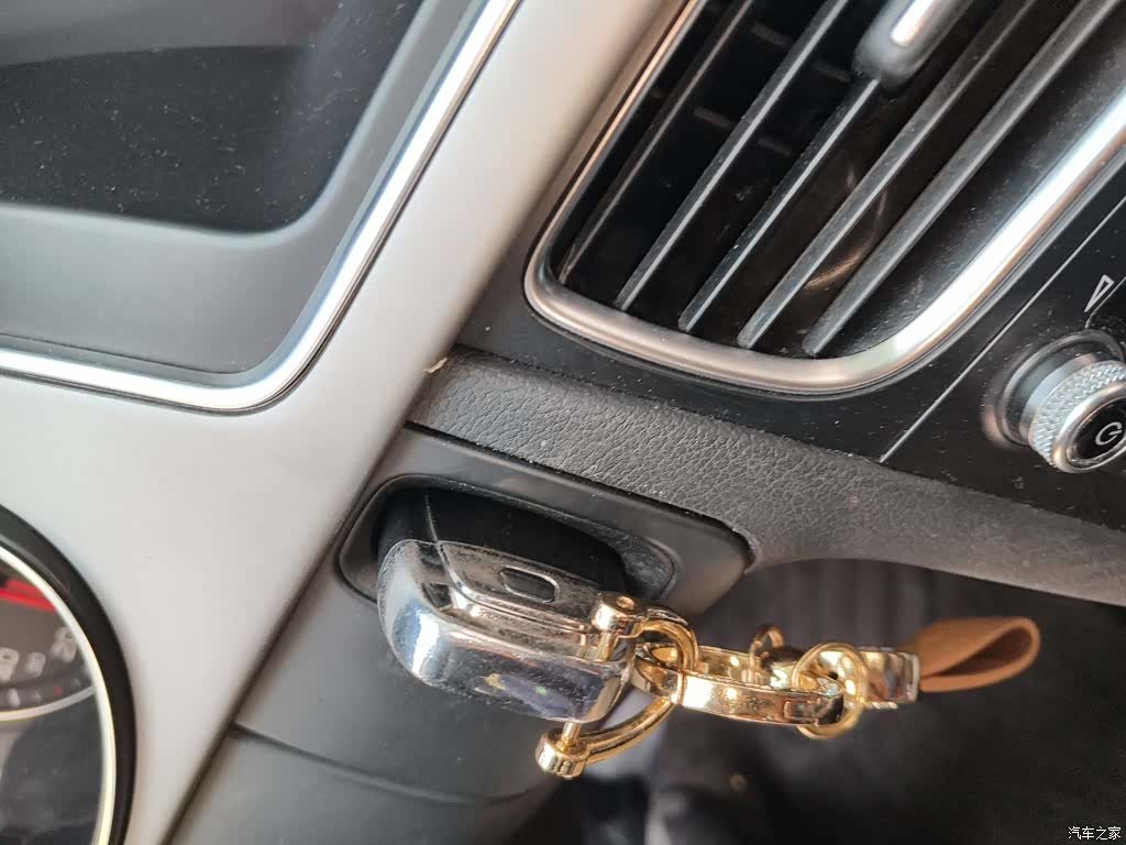 Audi A4L, 2015 12
