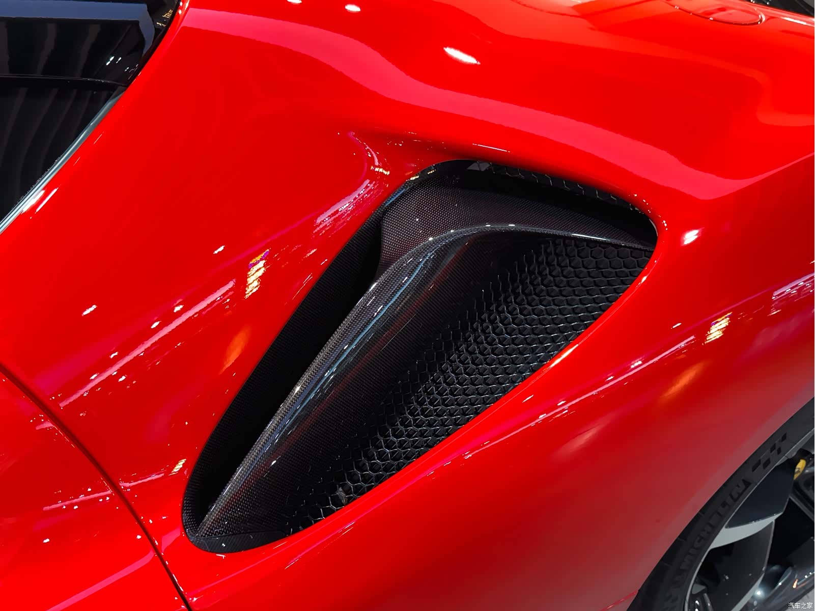Ferrari SF90, 2021 9