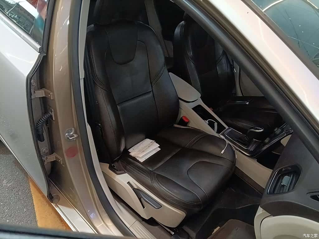 Volvo V40, 2016 16