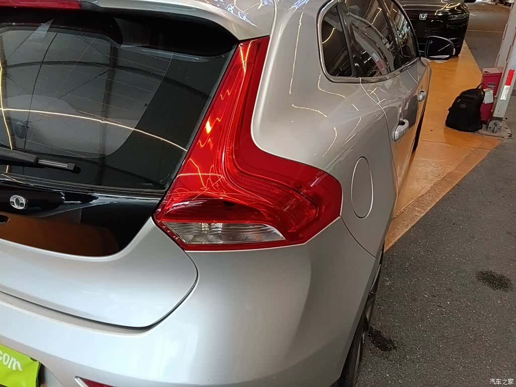 Volvo V40, 2016 19
