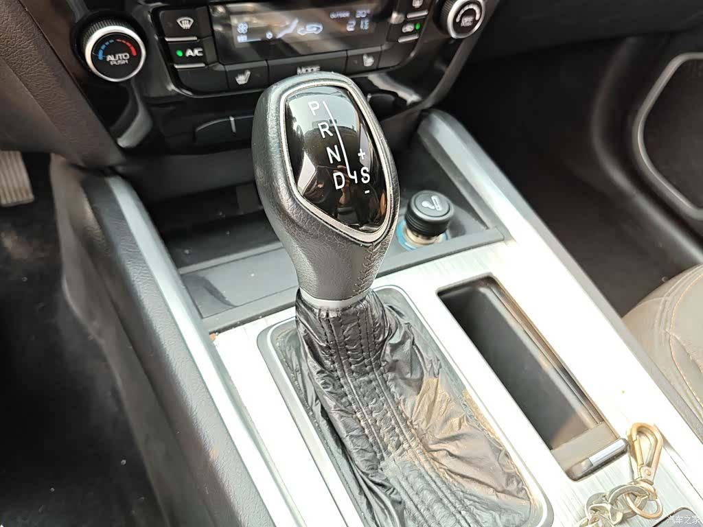 Geely X6, 2017 14