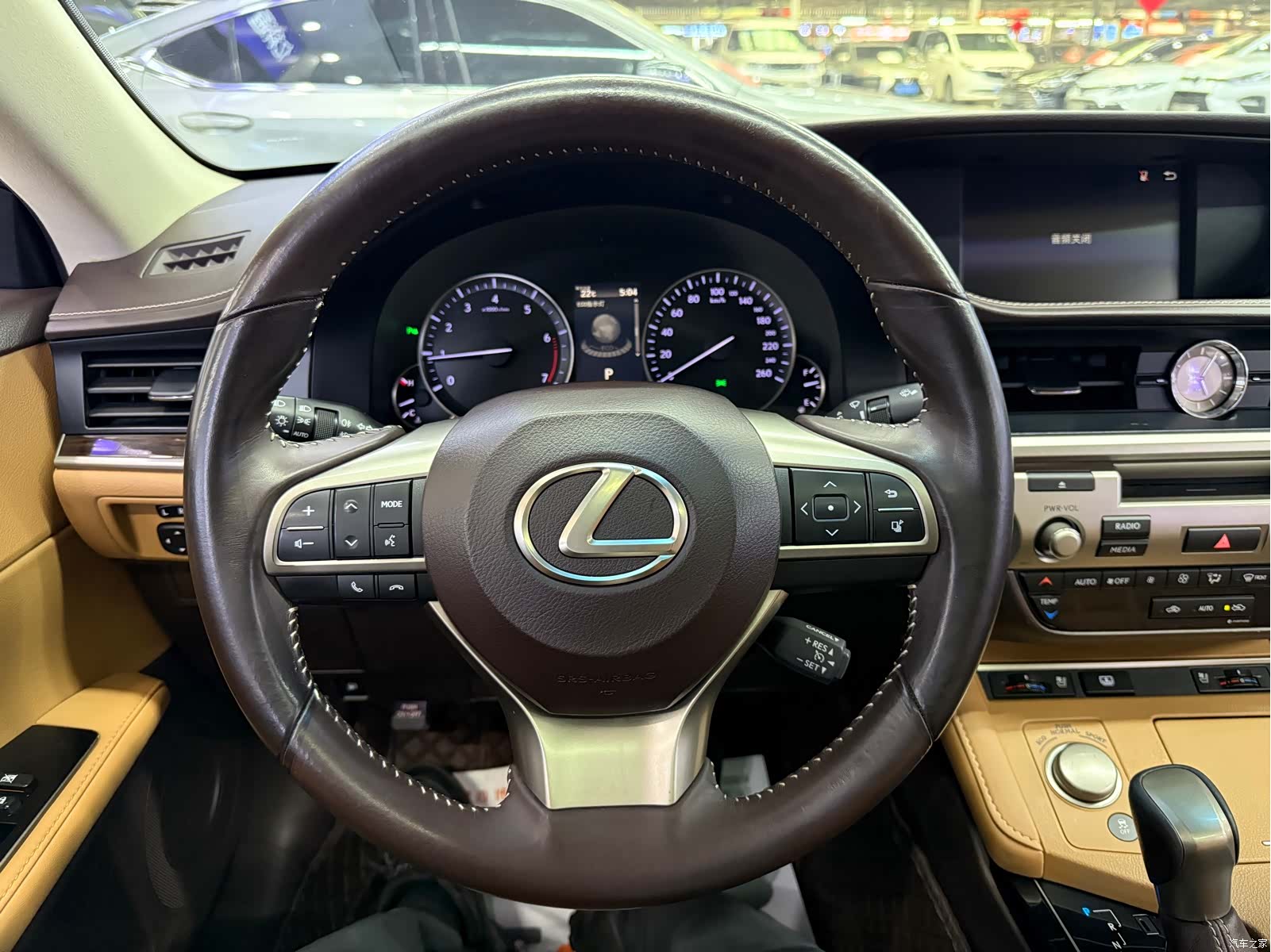 Lexus ES, 2016 14