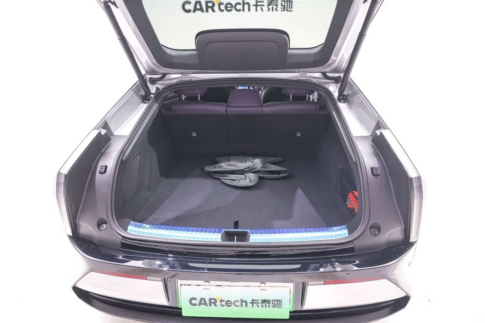 Xpeng P7, 2025 24