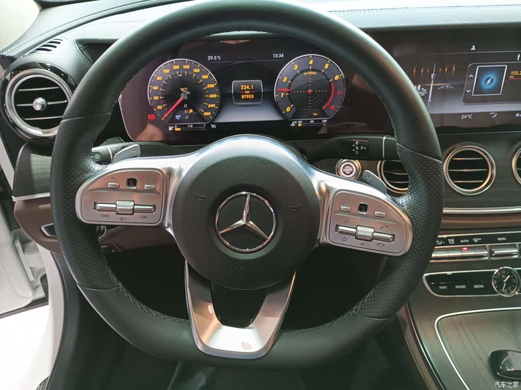 Mercedes-Benz E-Class, 2019 7