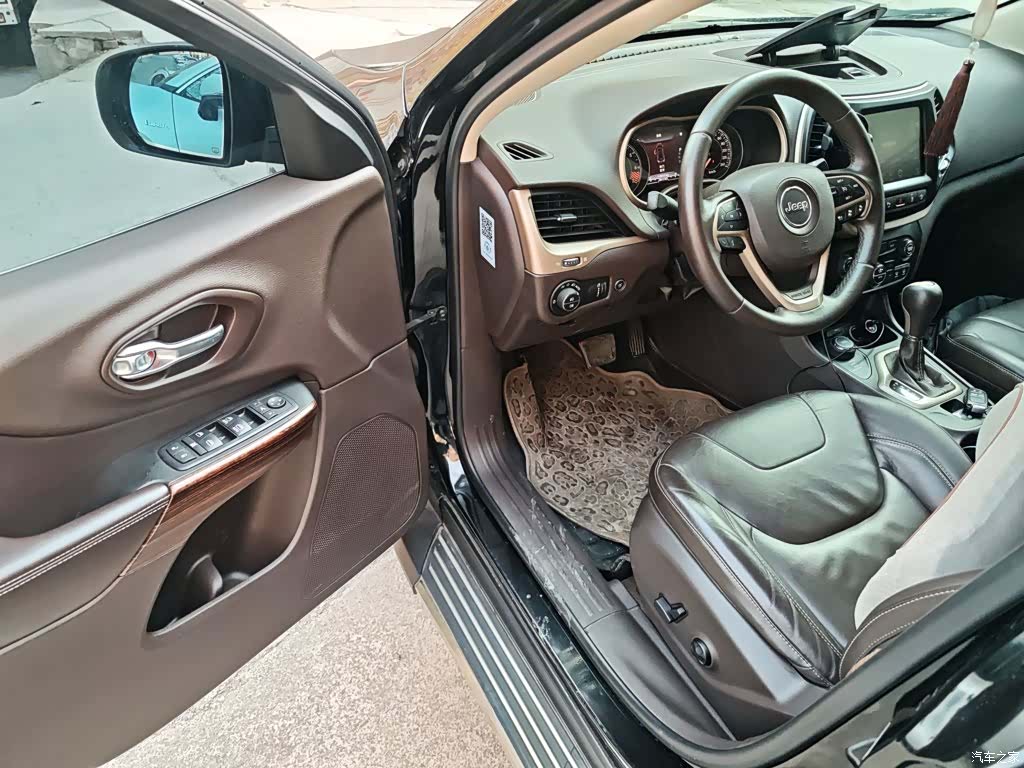 Jeep Cherokee, 2015 14