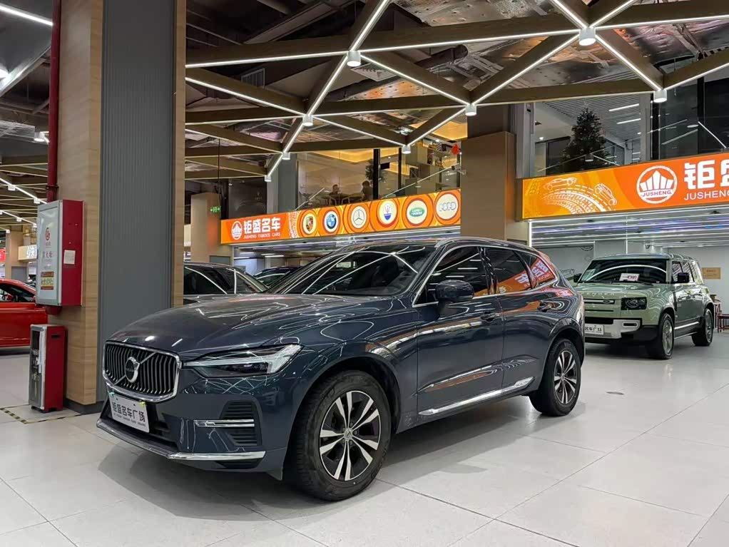 Volvo XC60 2023 B5 Luxury