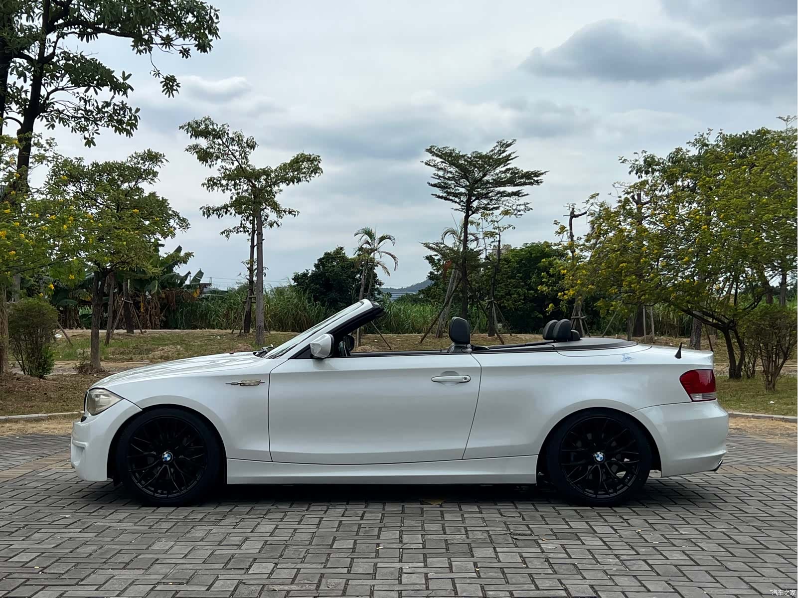 BMW 1 Series, 2011 11