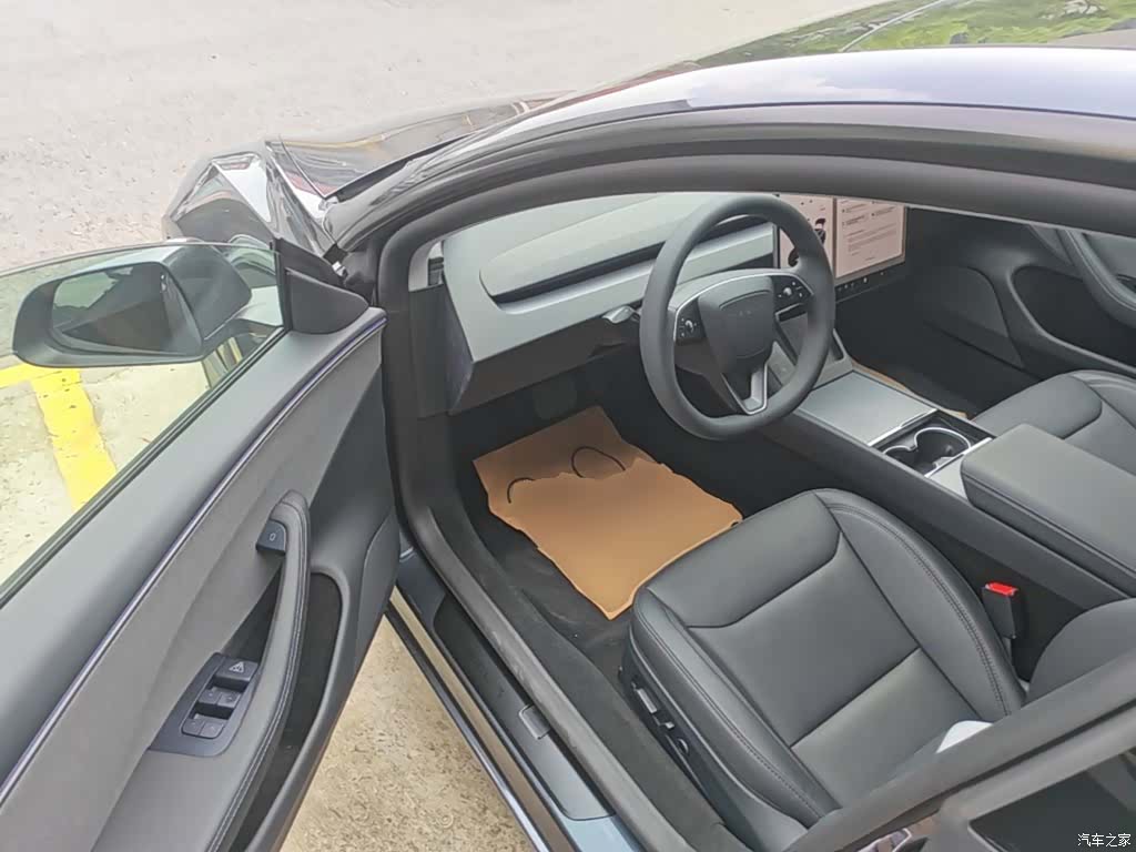 Tesla Model 3, 2025 12