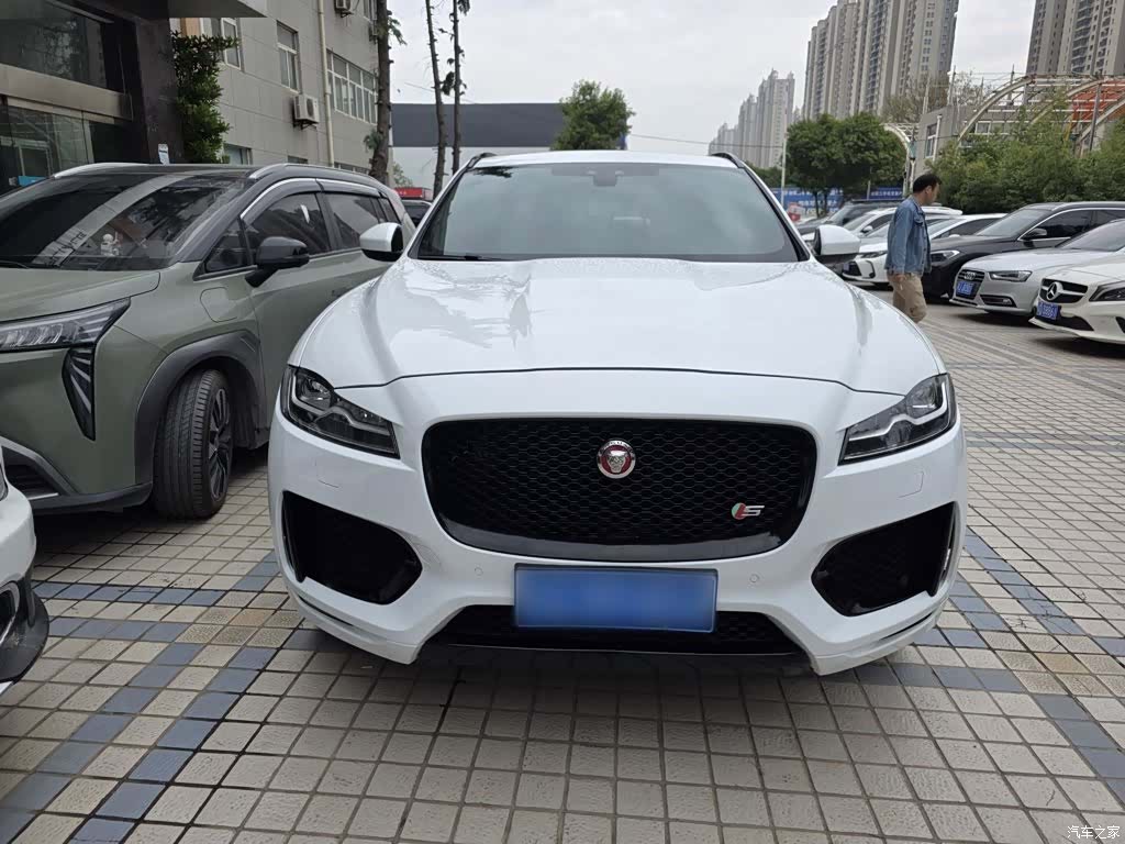 Jaguar F-PACE, 2016 4